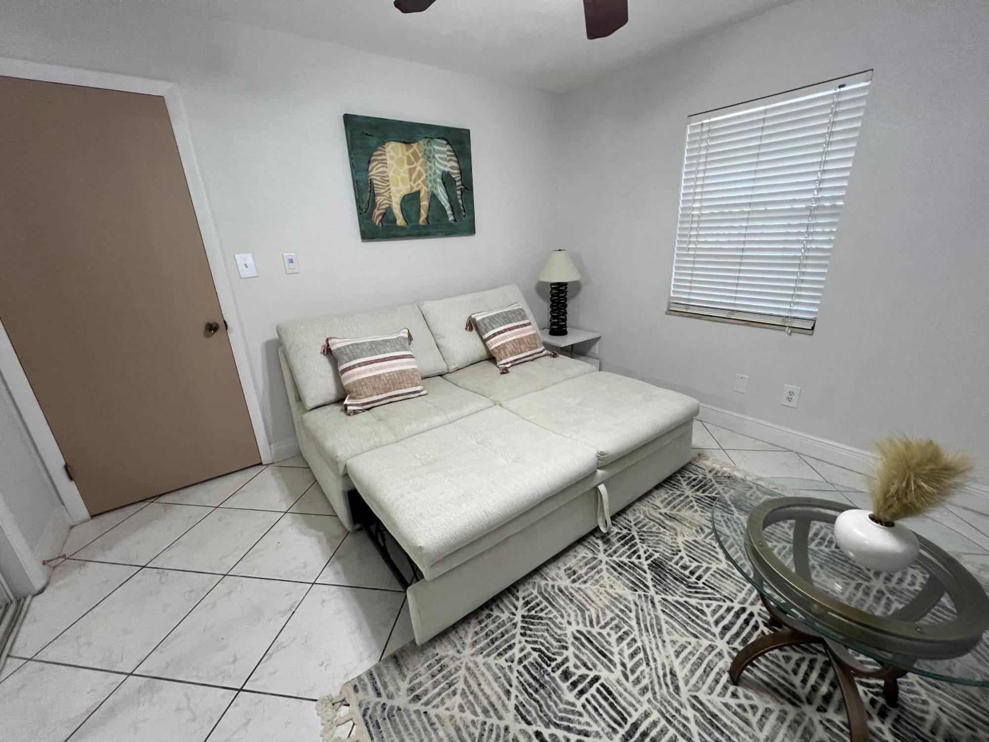 La Casita Of Raymond James Stadium Apartment Тампа Екстериор снимка