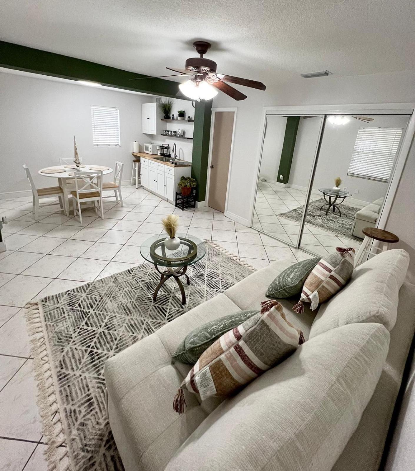 La Casita Of Raymond James Stadium Apartment Тампа Екстериор снимка